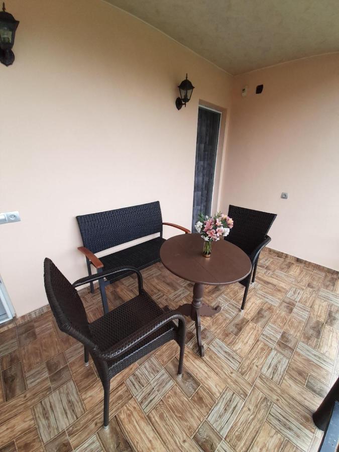 Kemeni Gardens Hotel Batumi Bagian luar foto