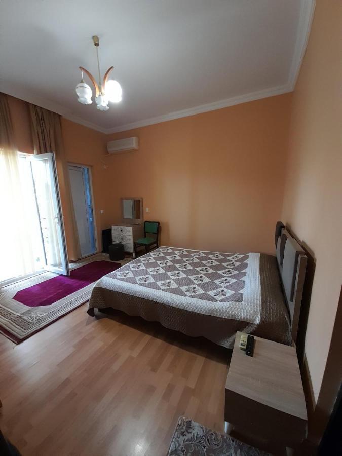 Kemeni Gardens Hotel Batumi Bagian luar foto