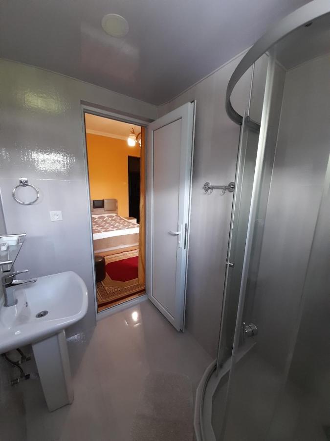 Kemeni Gardens Hotel Batumi Bagian luar foto
