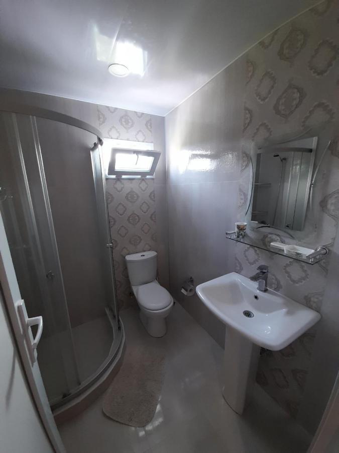Kemeni Gardens Hotel Batumi Bagian luar foto