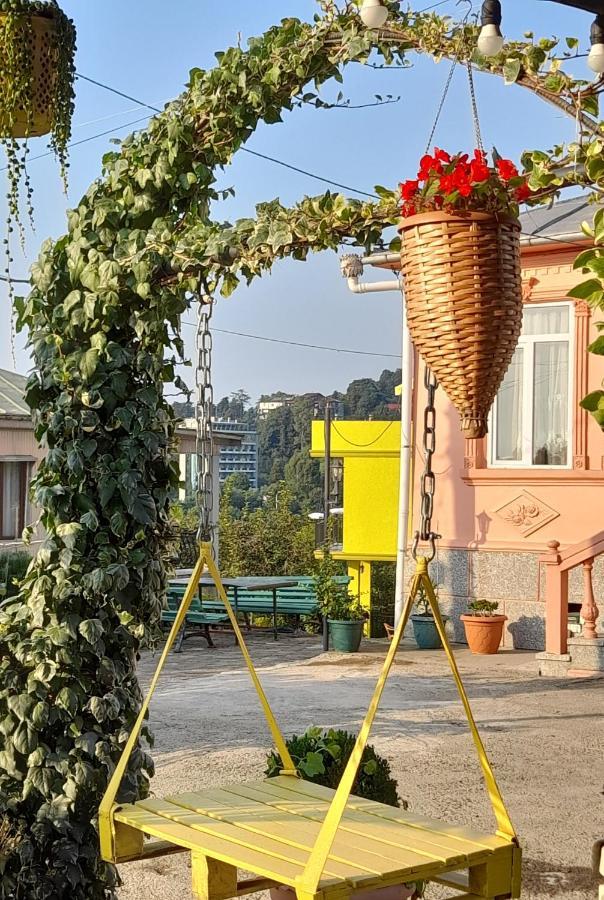 Kemeni Gardens Hotel Batumi Bagian luar foto