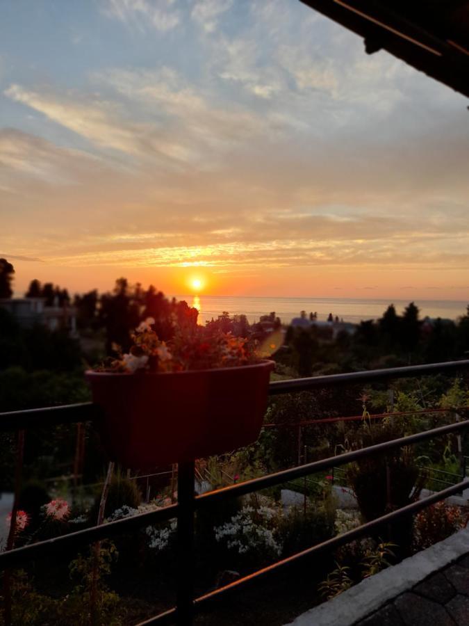 Kemeni Gardens Hotel Batumi Bagian luar foto