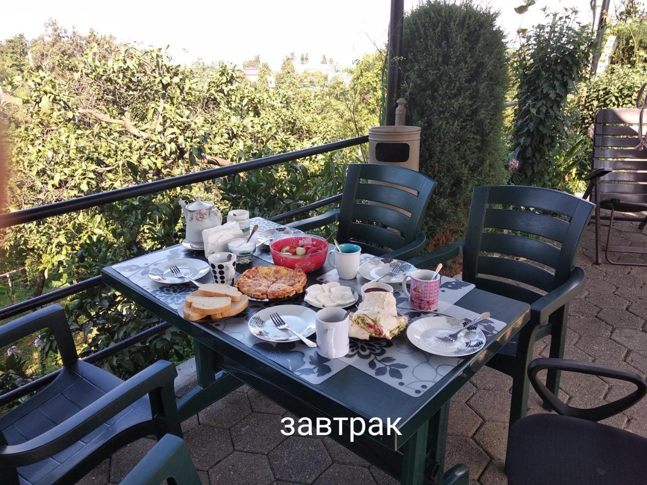 Kemeni Gardens Hotel Batumi Bagian luar foto